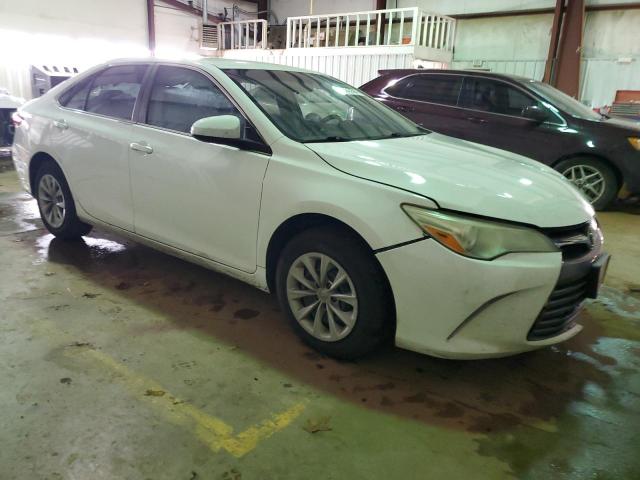 4T4BF1FK8GR554803 - 2016 TOYOTA CAMRY LE WHITE photo 4