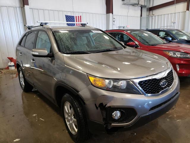 5XYKT3A11BG120279 - 2011 KIA SORENTO BASE GRAY photo 4