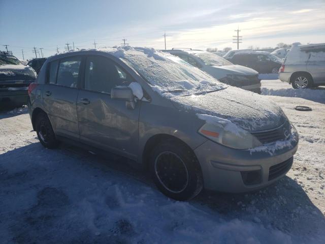 3N1BC13EX9L404617 - 2009 NISSAN VERSA S SILVER photo 4