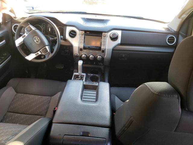 5TFUW5F17JX776261 - 2018 TOYOTA TUNDRA DOUBLE CAB SR/SR5 TAN photo 8