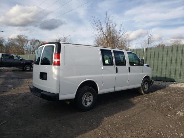 1GCWGAFFXH1248916 - 2017 CHEVROLET EXPRESS G2 WHITE photo 3