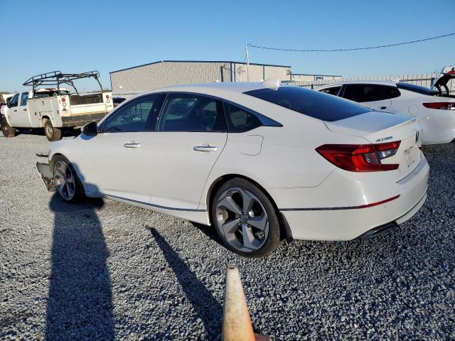 1HGCV2F93JA017999 - 2018 HONDA ACCORD TOURING WHITE photo 2