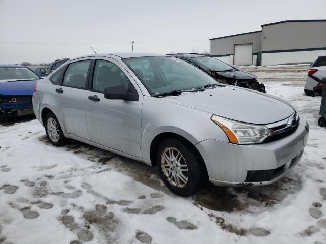 1FAHP35N09W245983 - 2009 FORD FOCUS SE SILVER photo 4