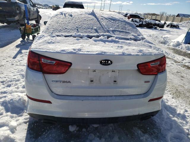 KNAGM4A79F5590424 - 2015 KIA OPTIMA LX WHITE photo 6