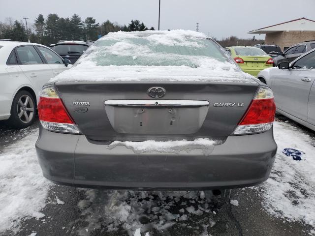 4T1BE32K05U563538 - 2005 TOYOTA CAMRY LE GRAY photo 6