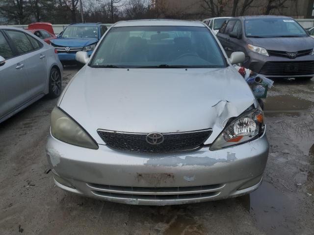 4T1BF30K32U001841 - 2002 TOYOTA CAMRY LE SILVER photo 5