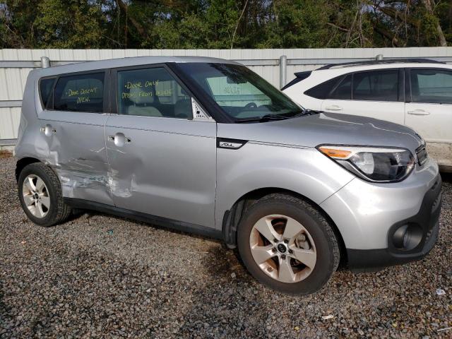 KNDJN2A24J7614429 - 2018 KIA SOUL SILVER photo 4