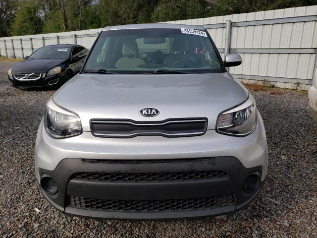 KNDJN2A24J7614429 - 2018 KIA SOUL SILVER photo 5