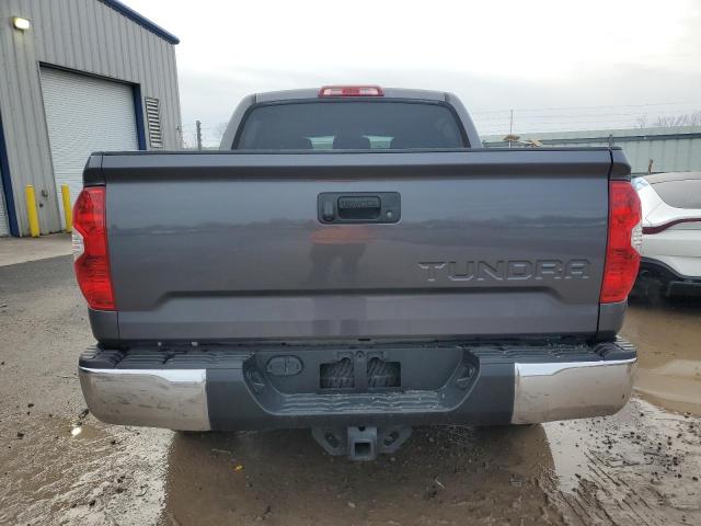 5TFDY5F17HX608012 - 2017 TOYOTA TUNDRA CREWMAX SR5 GRAY photo 6