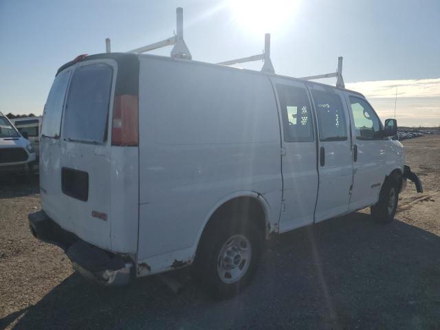 1GTHG35VX61122968 - 2006 GMC SAVANA G3500 WHITE photo 3