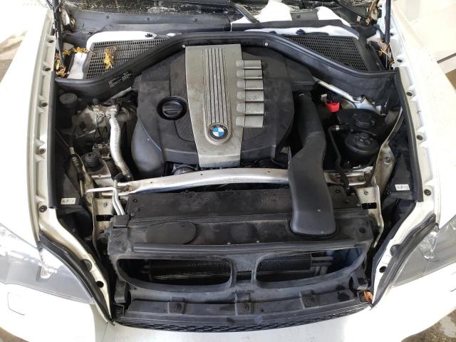 5UXZW0C54D0B90261 - 2013 BMW X5 XDRIVE35D WHITE photo 11