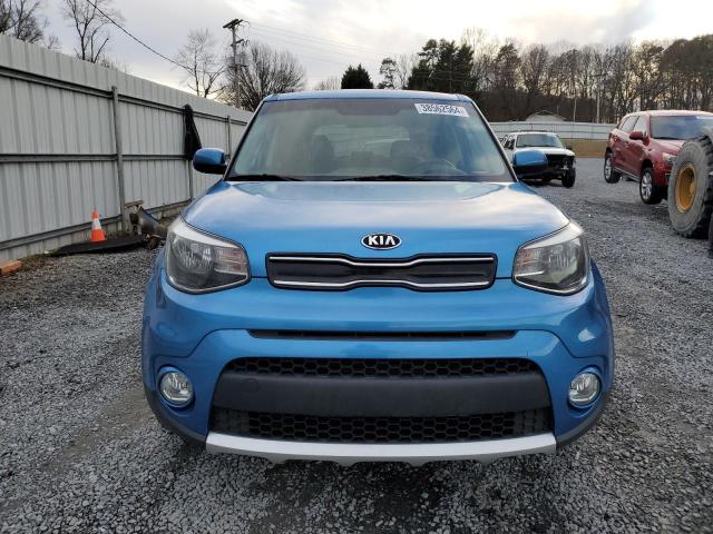 KNDJP3A59J7586444 - 2018 KIA SOUL + BLUE photo 5