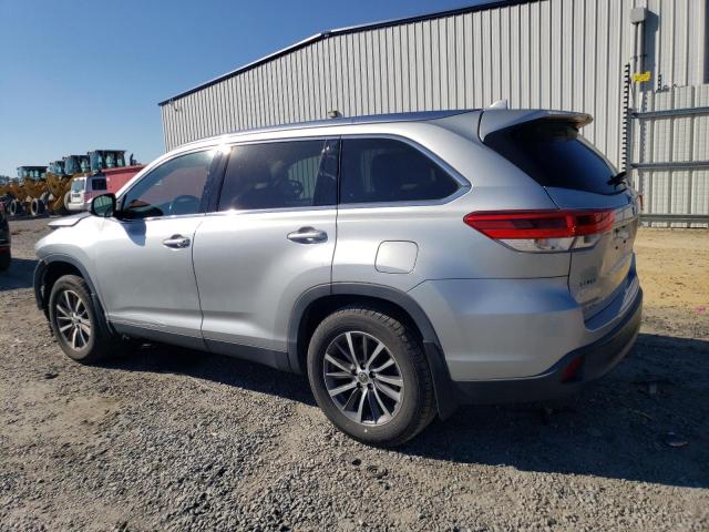 5TDJZRFH6KS629970 - 2019 TOYOTA HIGHLANDER SE SILVER photo 2