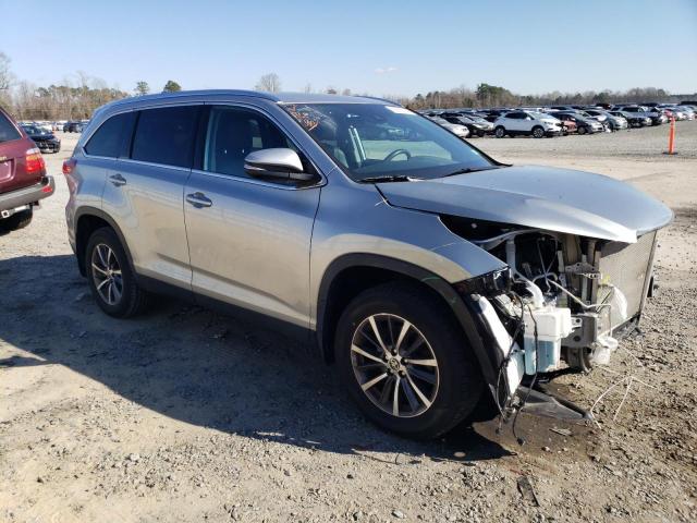 5TDJZRFH6KS629970 - 2019 TOYOTA HIGHLANDER SE SILVER photo 4