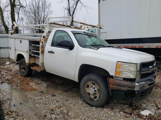 1GBHC24K08E151652 - 2008 CHEVROLET silverado C2500 HEAVY DUTY WHITE photo 4