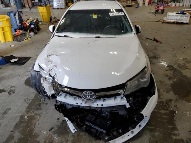 4T1BF1FK2GU239392 - 2016 TOYOTA CAMRY LE WHITE photo 5