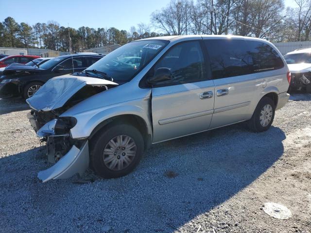 2005 CHRYSLER TOWN & COU LX, 