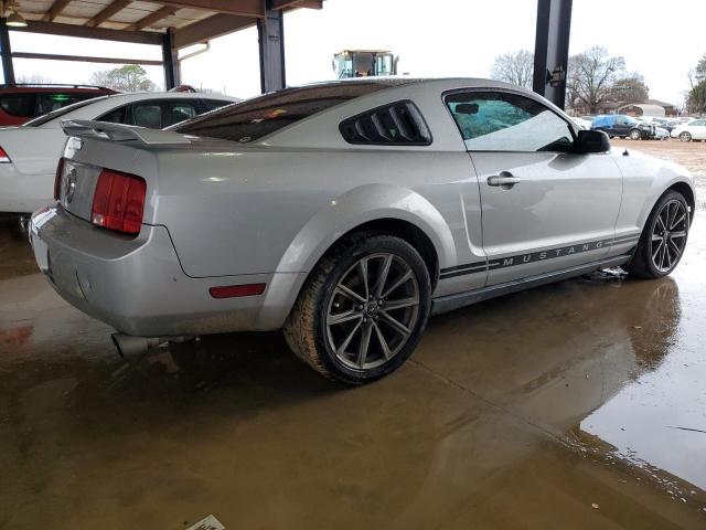 1ZVFT80N055177697 - 2005 FORD MUSTANG SILVER photo 3