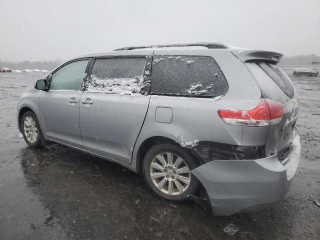 5TDDK3DC9BS006378 - 2011 TOYOTA SIENNA XLE SILVER photo 2