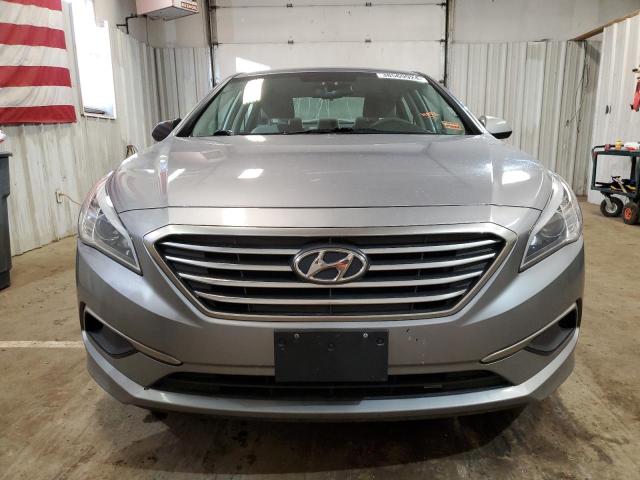 5NPE24AF1GH362815 - 2016 HYUNDAI SONATA SE SILVER photo 5