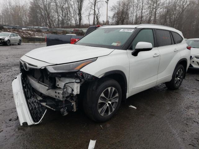 5TDGZRBH4NS588971 - 2022 TOYOTA HIGHLANDER XLE WHITE photo 1
