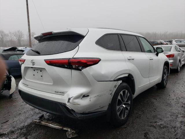 5TDGZRBH4NS588971 - 2022 TOYOTA HIGHLANDER XLE WHITE photo 3