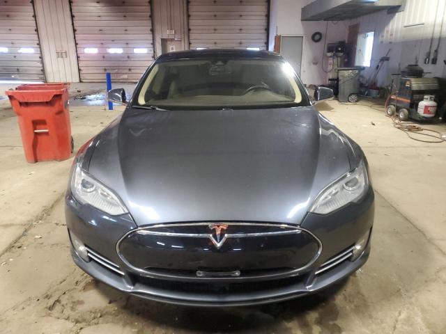 5YJSA1H22EFP63826 - 2014 TESLA MODEL S ნაცრისფერი ფოტო 5
