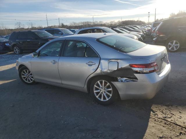 4T1BK3EK8BU630953 - 2011 TOYOTA CAMRY SE SILVER photo 2