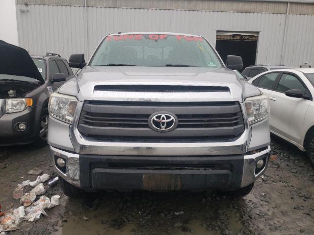5TFUM5F1XEX057887 - 2014 TOYOTA TUNDRA DOUBLE CAB SR/SR5 SILVER photo 5