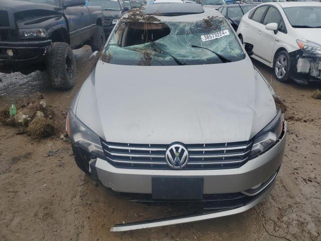 1VWCN7A3XDC064564 - 2013 VOLKSWAGEN PASSAT SEL SILVER photo 5