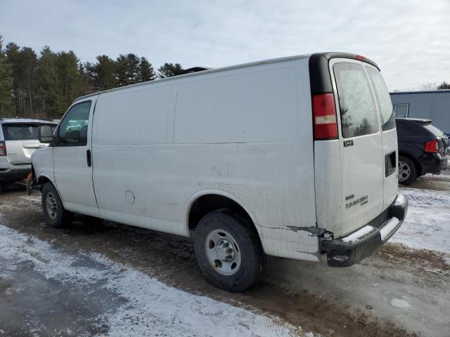 1GTW7FBA7B1137738 - 2011 GMC SAVANA G2500 WHITE photo 2