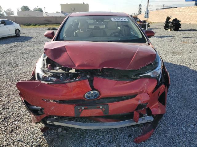 JTDKARFU4J3554887 - 2018 TOYOTA PRIUS RED photo 5