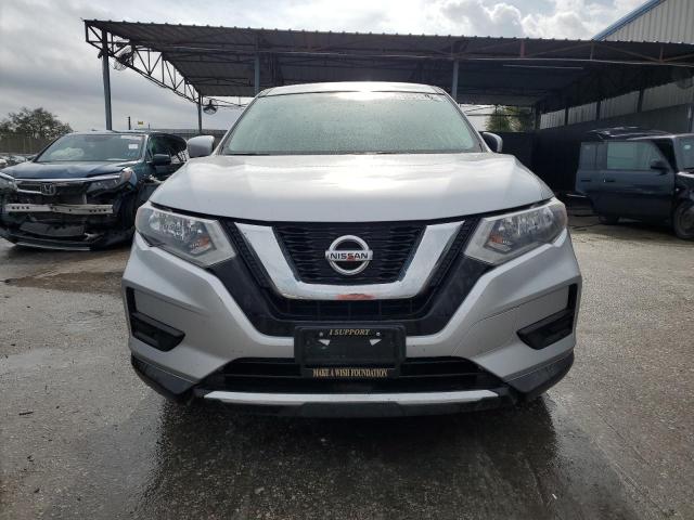 KNMAT2MT9HP569671 - 2017 NISSAN ROGUE S SILVER photo 5