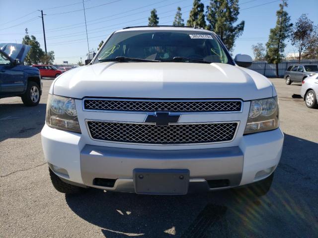 3GNVKFE08AG194339 - 2010 CHEVROLET AVALANCHE LT WHITE photo 5