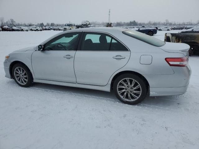 4T1BF3EK8BU221646 - 2011 TOYOTA CAMRY BASE SILVER photo 2