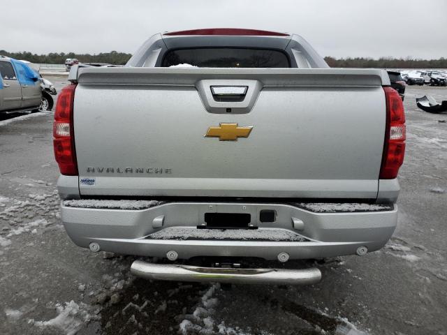 3GNMCFE09DG111031 - 2013 CHEVROLET AVALANCHE LT SILVER photo 6