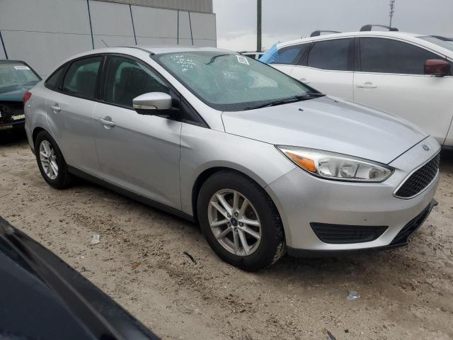 1FADP3F21GL356365 - 2016 FORD FOCUS SE SILVER photo 4