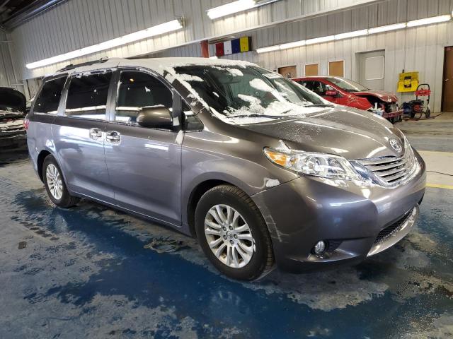 5TDYK3DC6FS630873 - 2015 TOYOTA SIENNA XLE GRAY photo 4