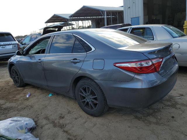 4T1BF1FK6HU795528 - 2017 TOYOTA CAMRY LE GRAY photo 2