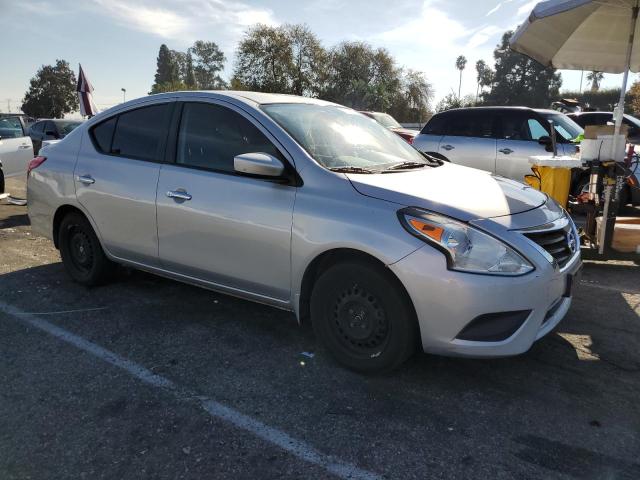 3N1CN7AP3GL908879 - 2016 NISSAN VERSA S SILVER photo 4