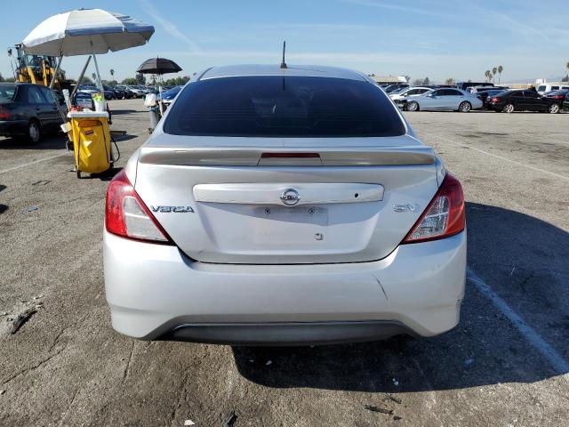 3N1CN7AP3GL908879 - 2016 NISSAN VERSA S SILVER photo 6