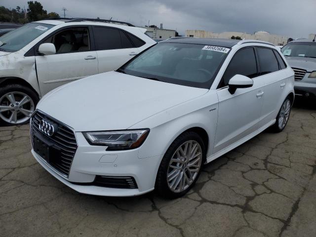 WAUTPBFF7JA081636 - 2018 AUDI A3 E-TRON PREMIUM PLUS WHITE photo 1