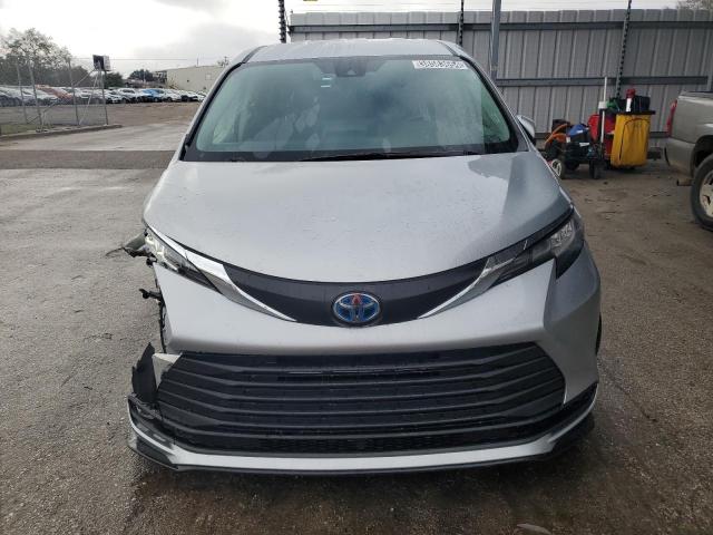 5TDKRKEC9PS173262 - 2023 TOYOTA SIENNA LE SILVER photo 5