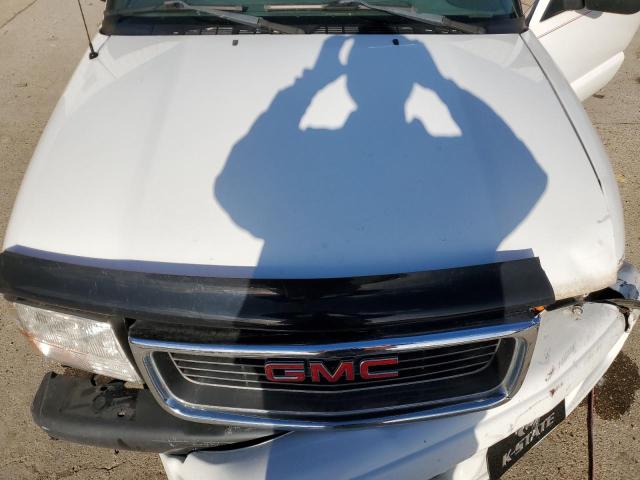 1GTCS19W028201115 - 2002 GMC SONOMA WHITE photo 11