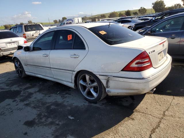 WDBRF52H06F824204 - 2006 MERCEDES-BENZ C 230 WHITE photo 2