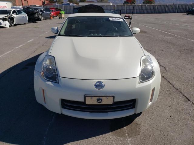 JN1BZ34D58M701637 - 2008 NISSAN 350Z COUPE WHITE photo 5