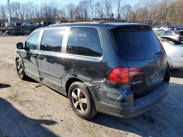 2V4RW3DG9BR695365 - 2011 VOLKSWAGEN ROUTAN SE BLACK photo 2