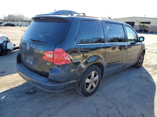 2V4RW3DG9BR695365 - 2011 VOLKSWAGEN ROUTAN SE BLACK photo 3