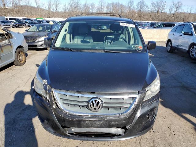 2V4RW3DG9BR695365 - 2011 VOLKSWAGEN ROUTAN SE BLACK photo 5