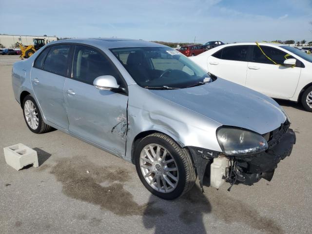 3VWRJ71K98M186026 - 2008 VOLKSWAGEN JETTA WOLFSBURG 银色 照片 4